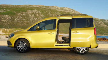 Mercedes T-Class 2022 - side doors