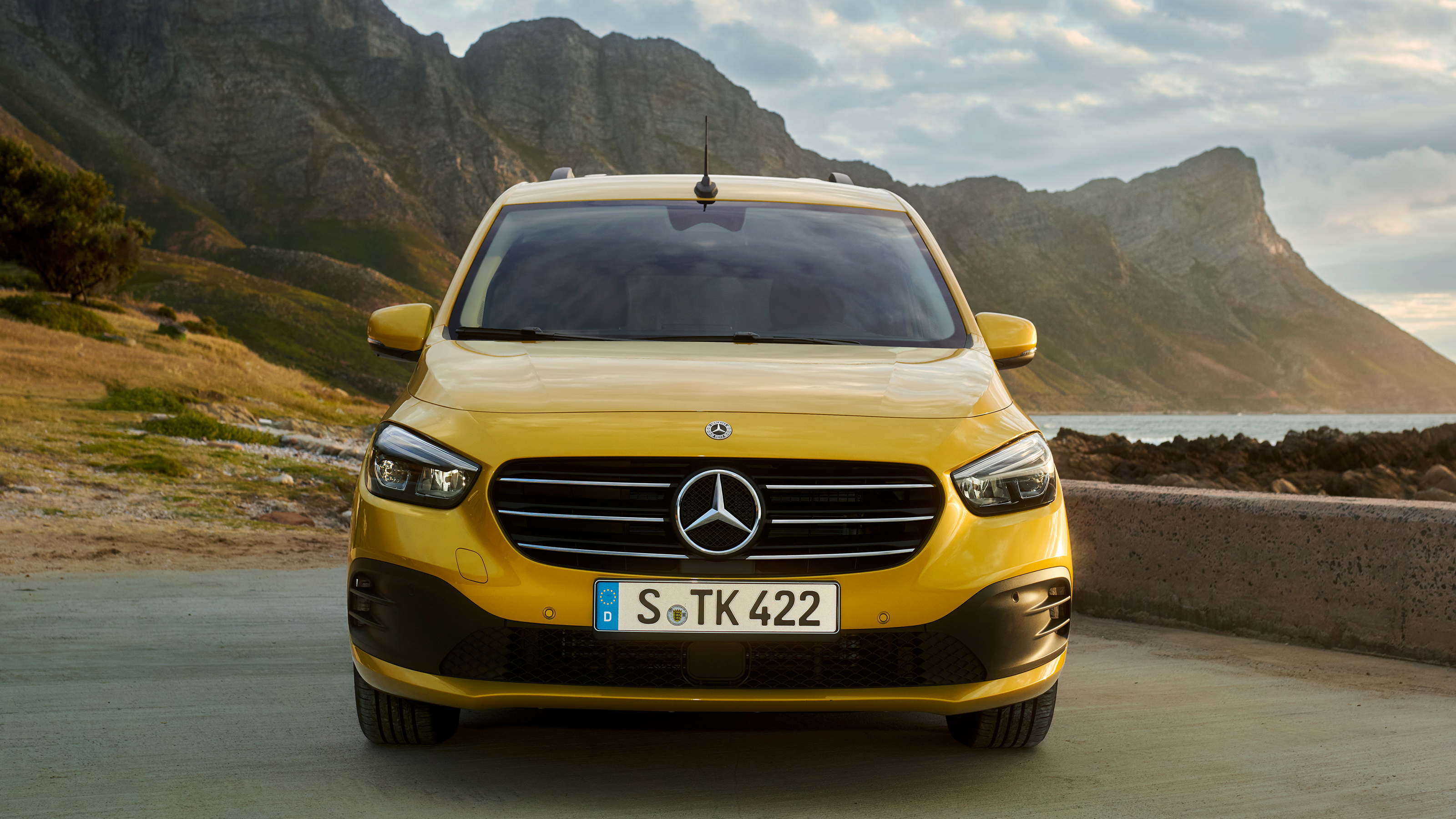 Mercedes T-Class 2022  - nose