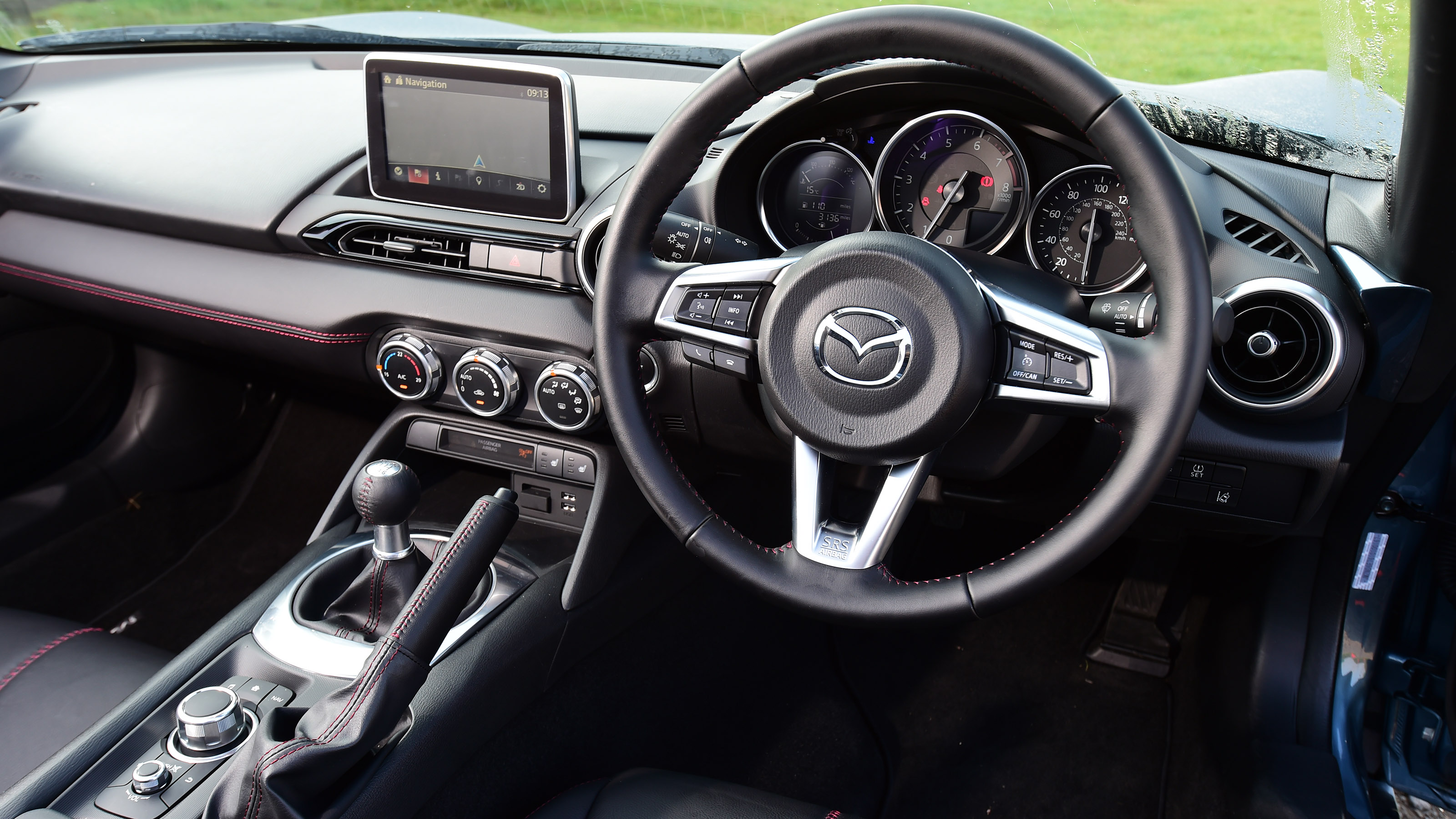 Mazda MX-5 interior