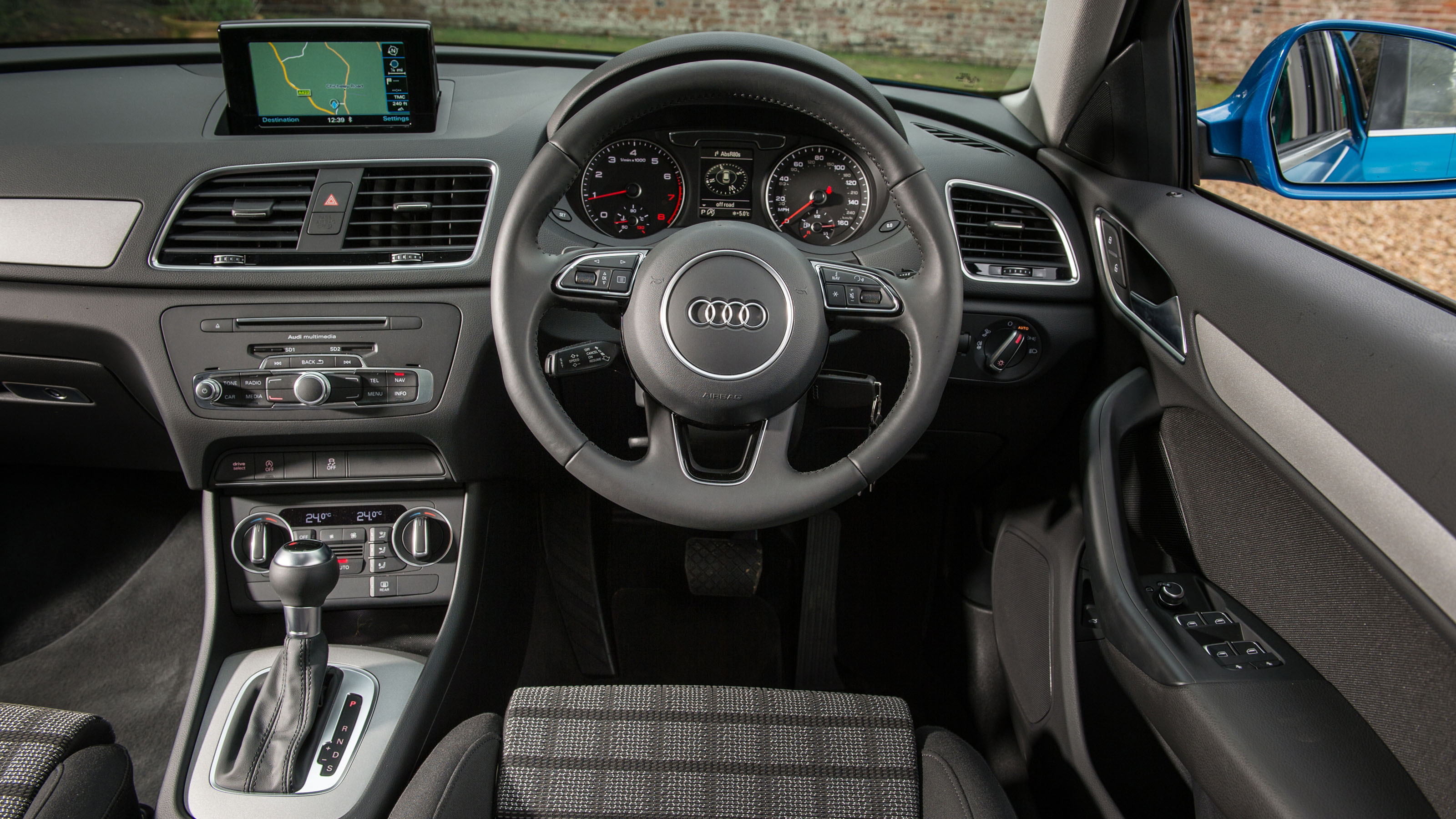 2015 Audi Q3 interior