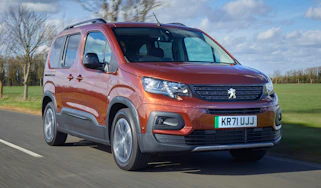 Peugeot e-Rifter driving