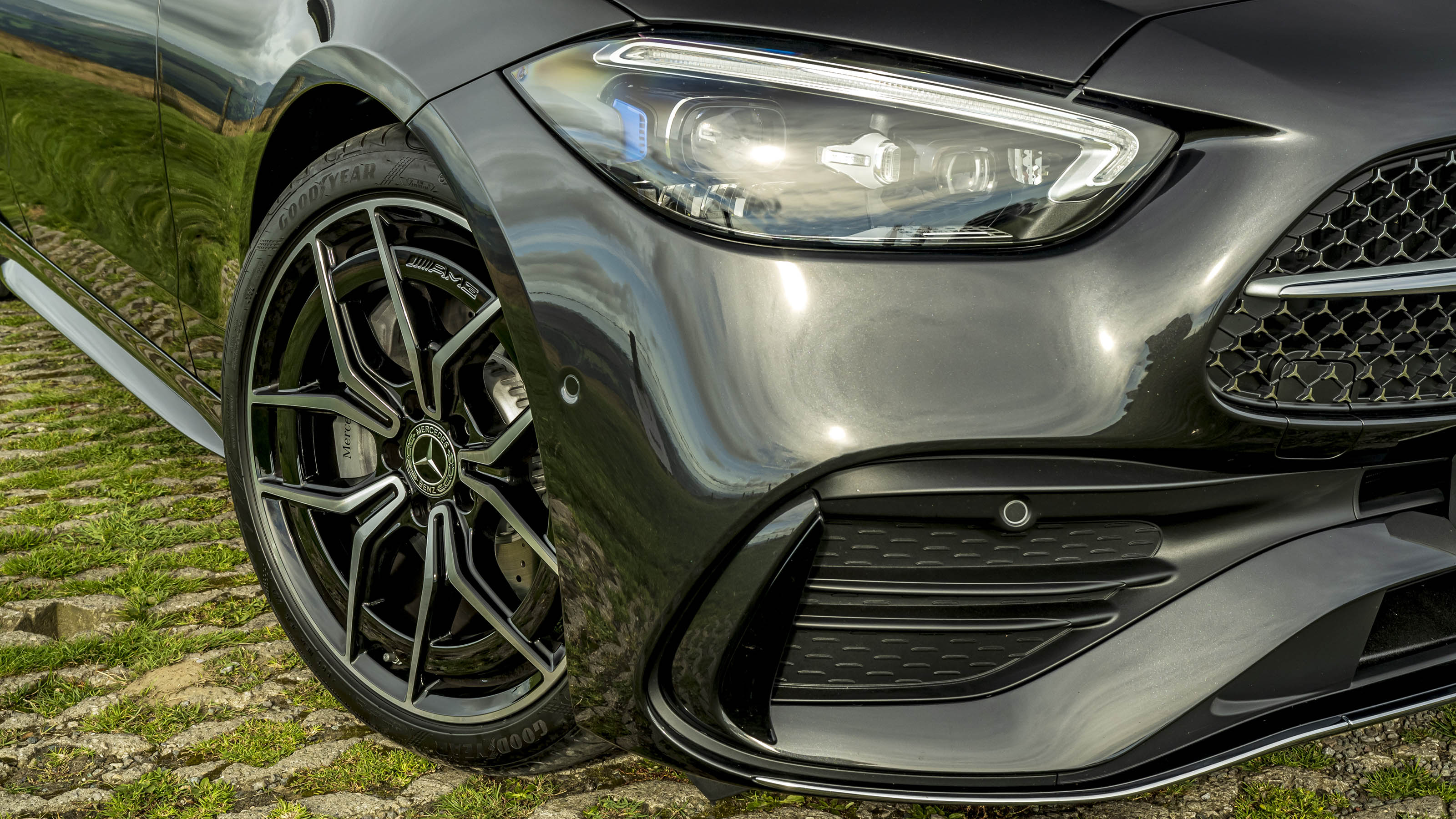 Mercedes C-Class saloon headlight