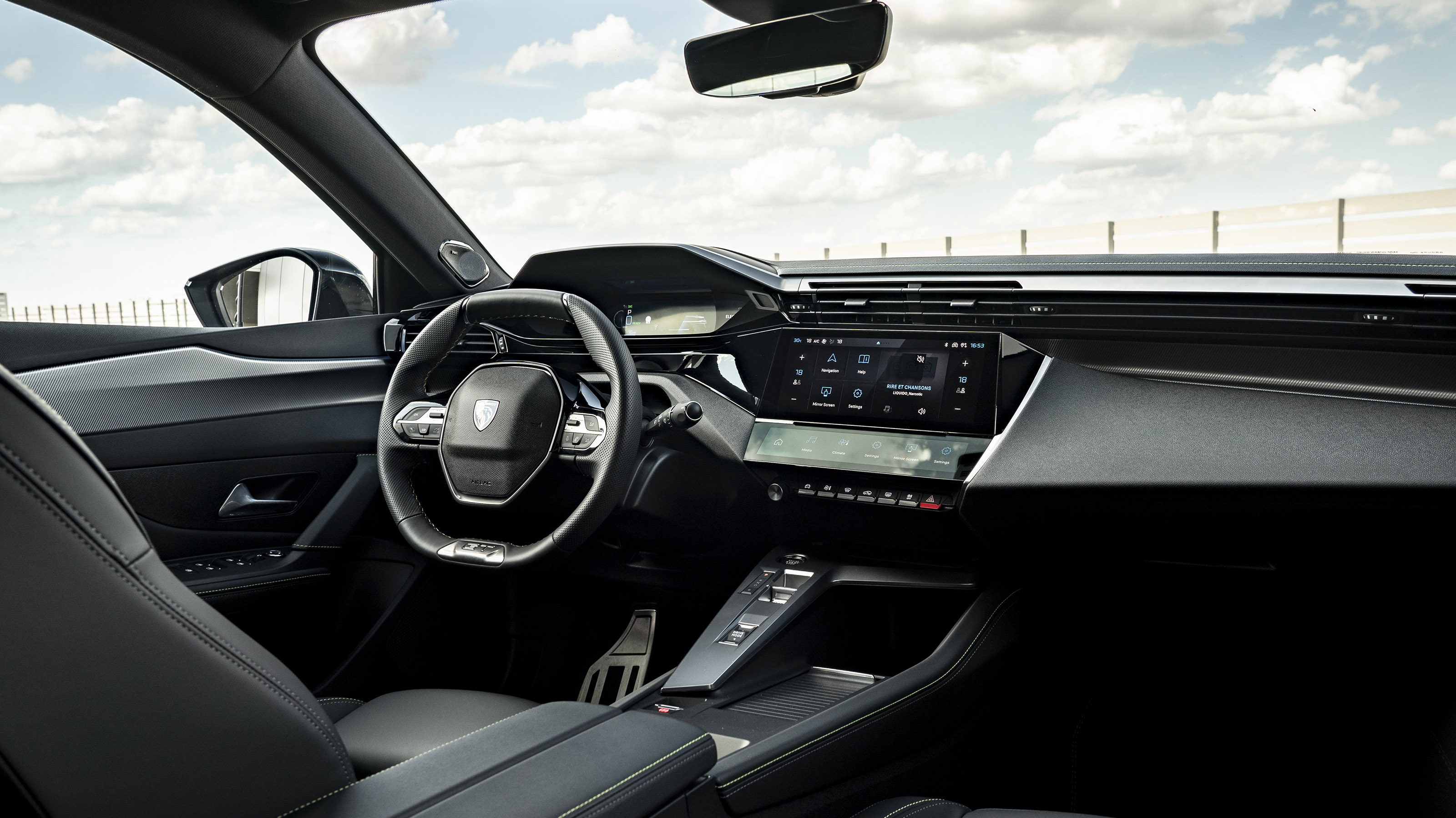 Peugeot 408 interior