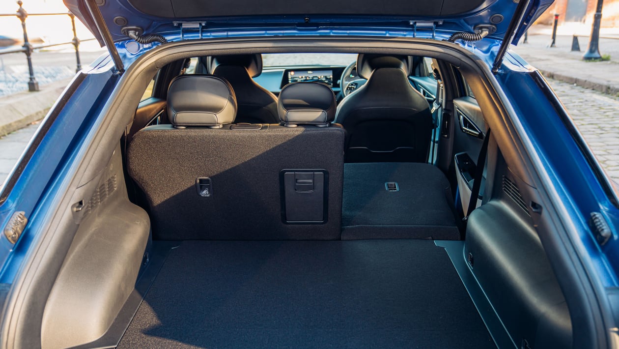 Genesis GV60 vs Kia EV6 vs Tesla Model Y 10