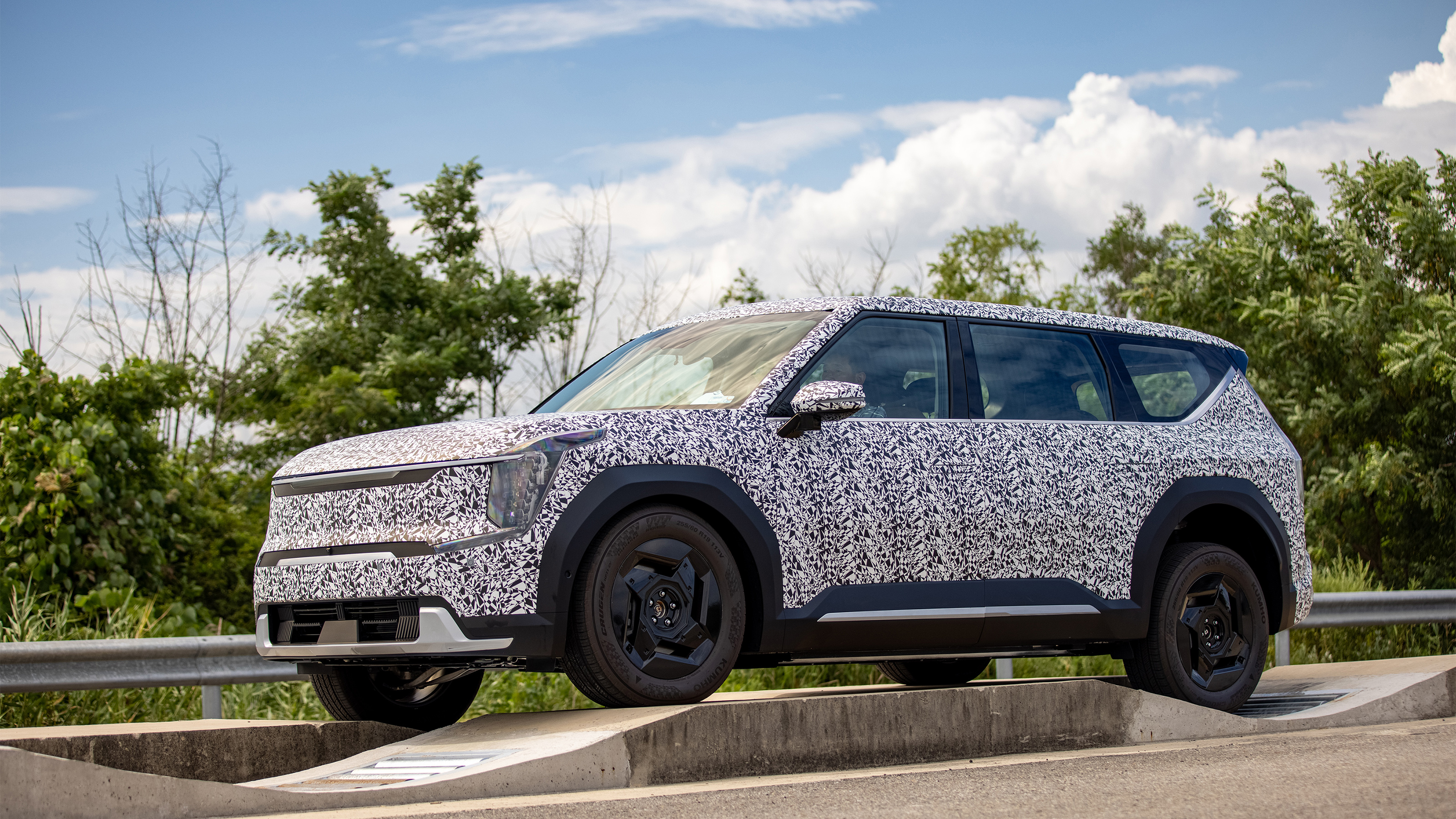 2023 Kia EV9 side