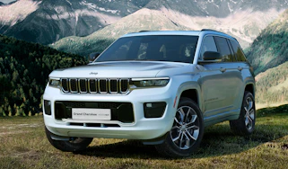 2022 Jeep Grand Cherokee - front