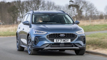 2022 Ford Focus Estate - front 2