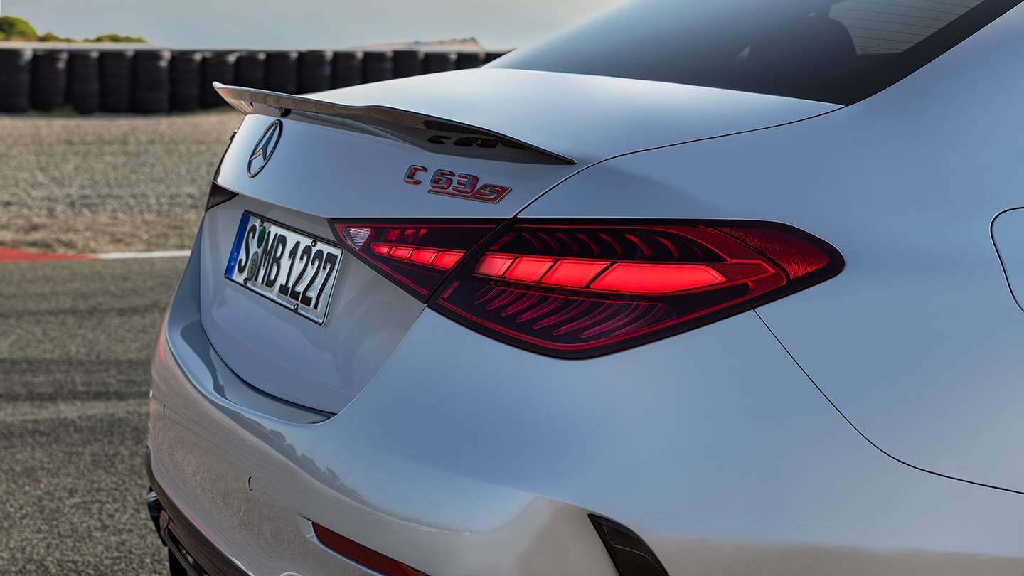 2023 Mercedes-AMG C63S - spoiler