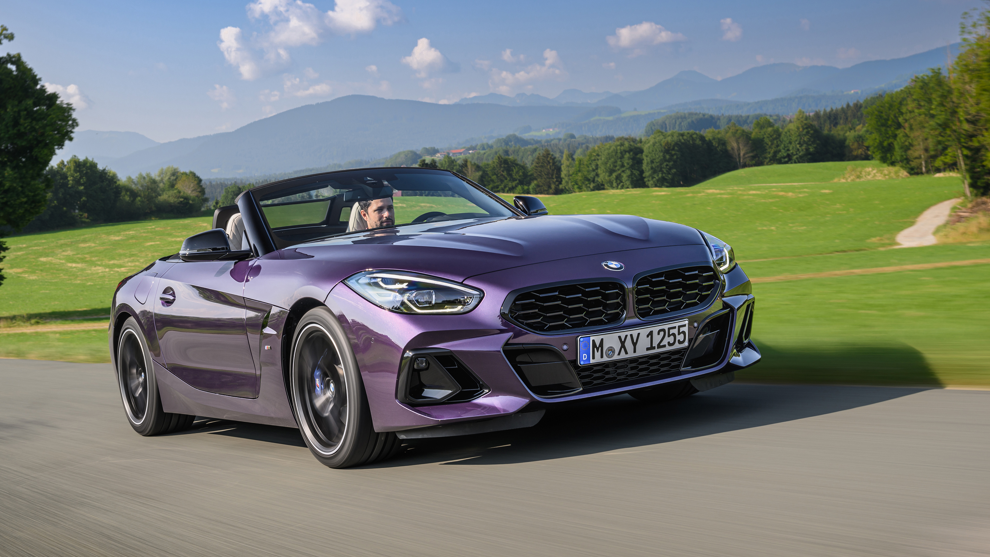 2022 BMW Z4 - front