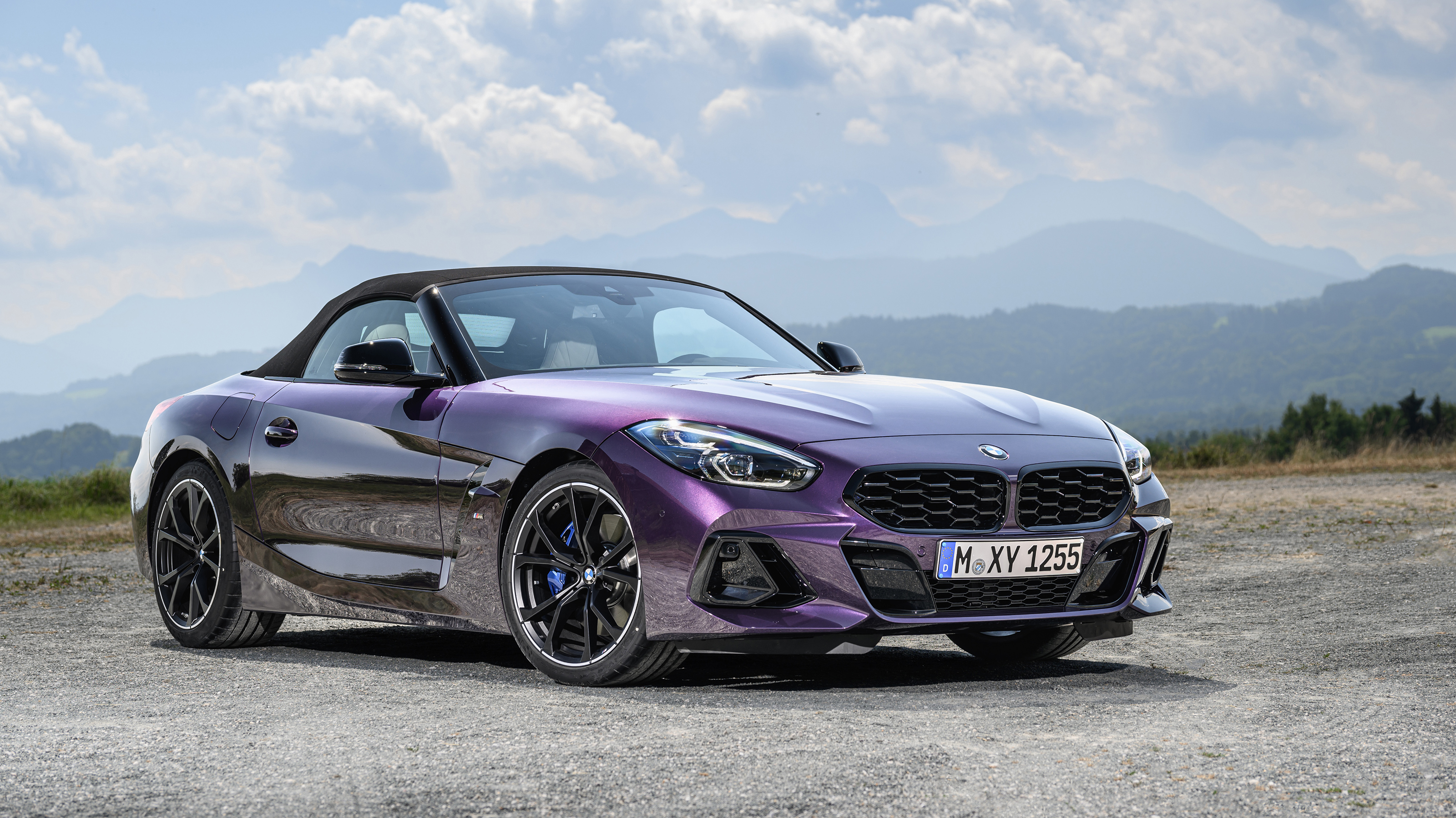 2022 BMW Z4 - front 1