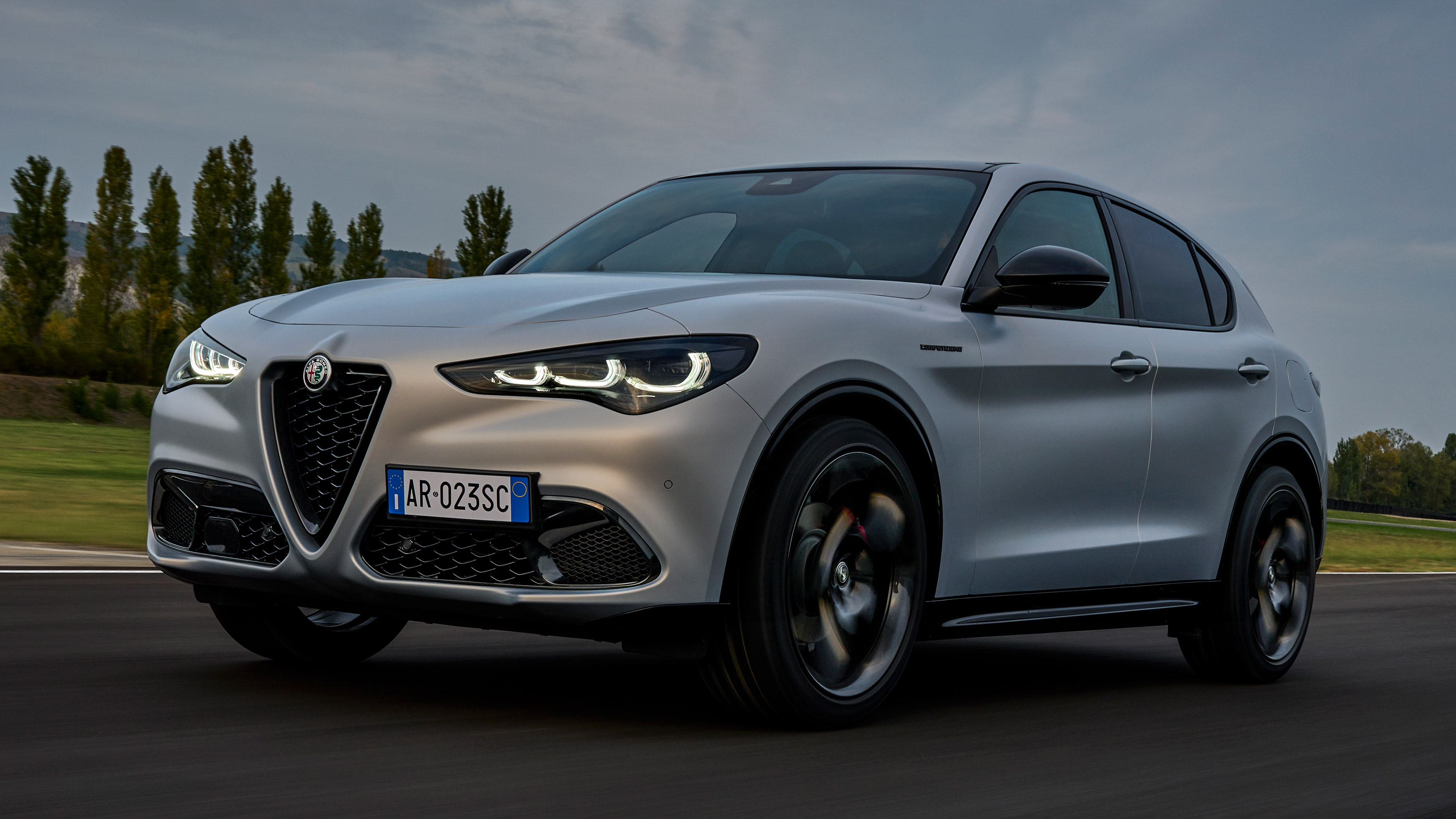 2023 Alfa Romeo Stelvio - front
