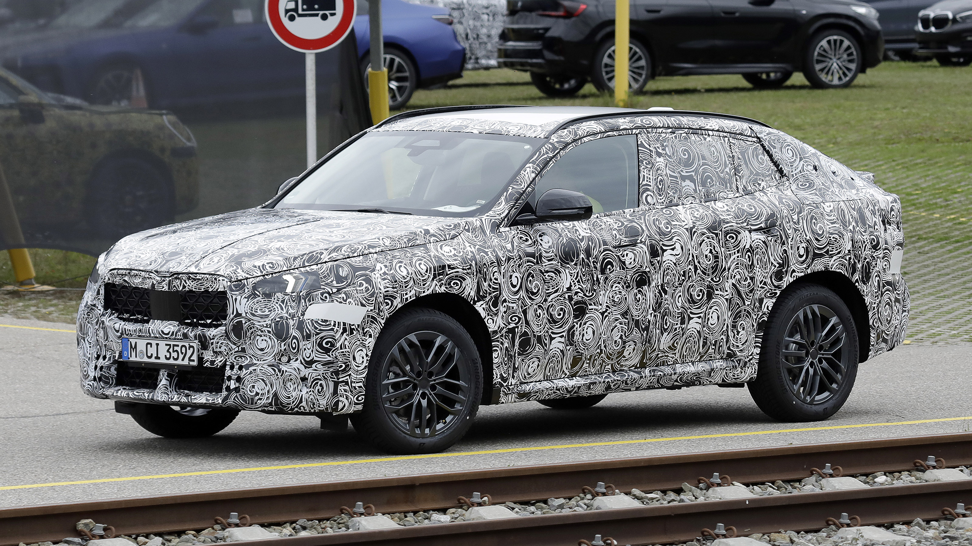 2023 BMW X2