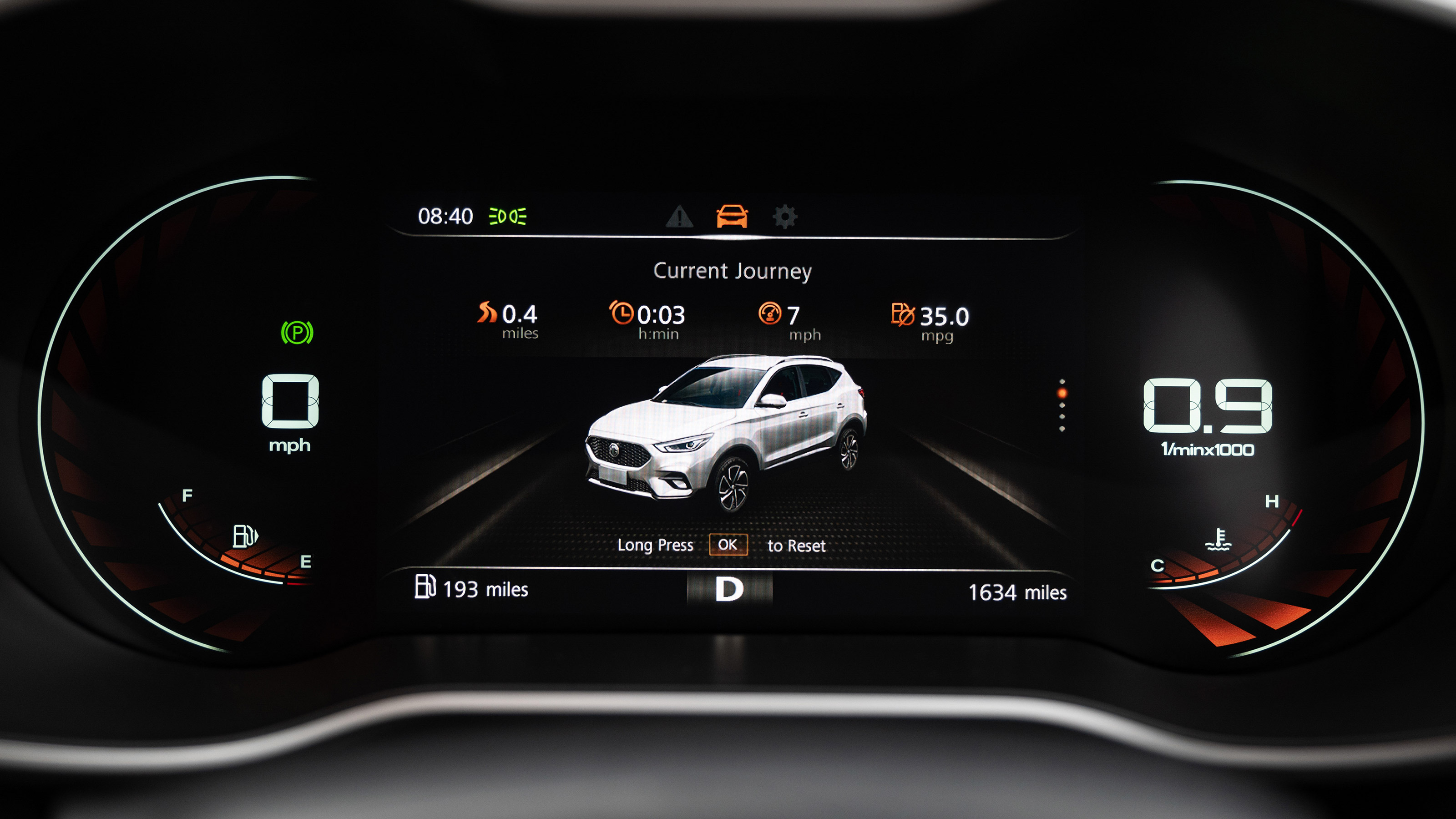 MG ZS SUV instrument display