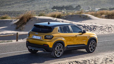 Jeep Avenger - rear 1