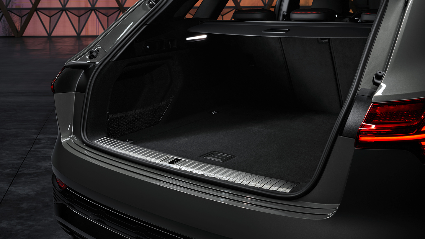 2023 Audi Q8 e-tron - boot