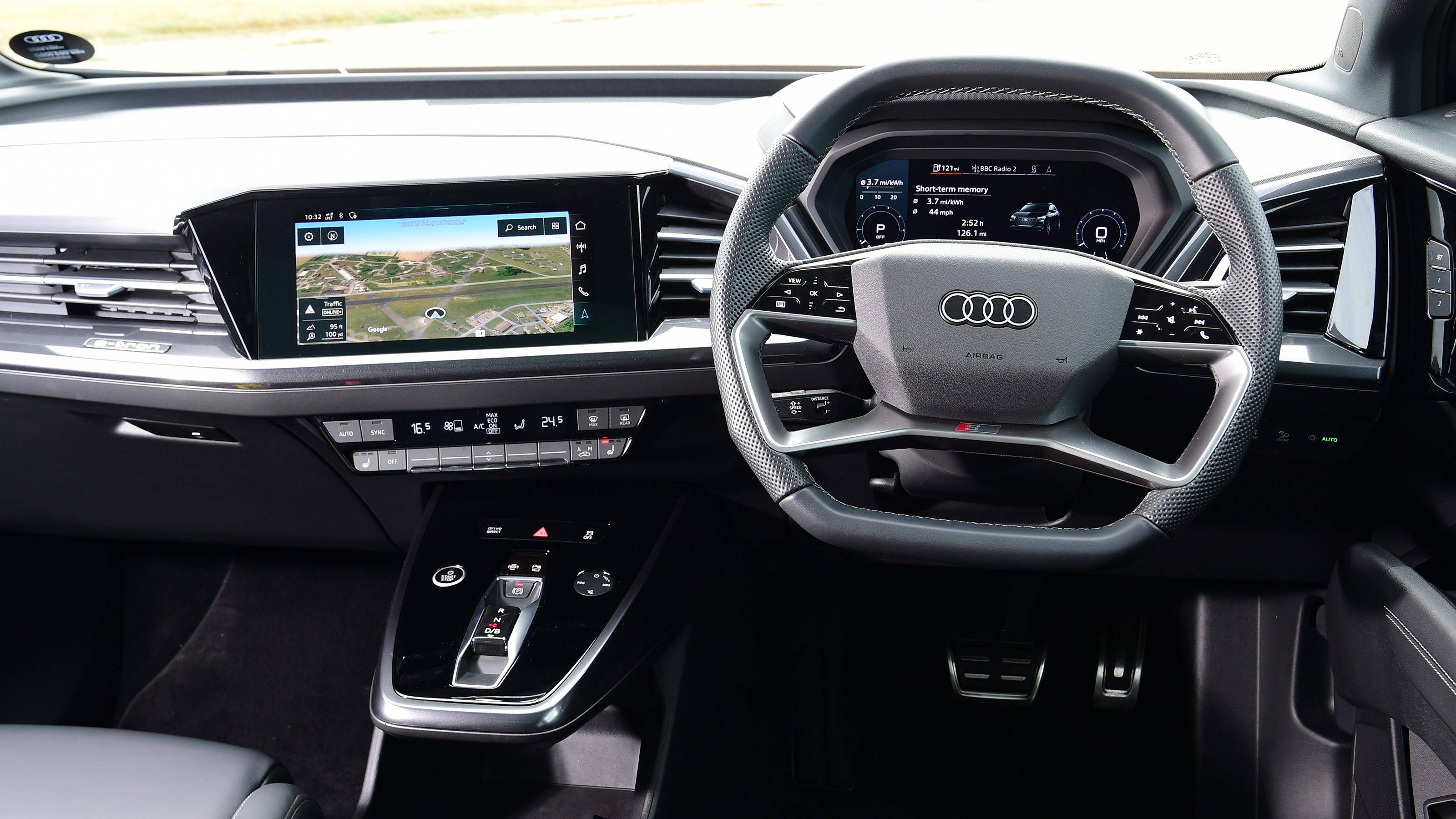 Audi Q4 e-tron - interior