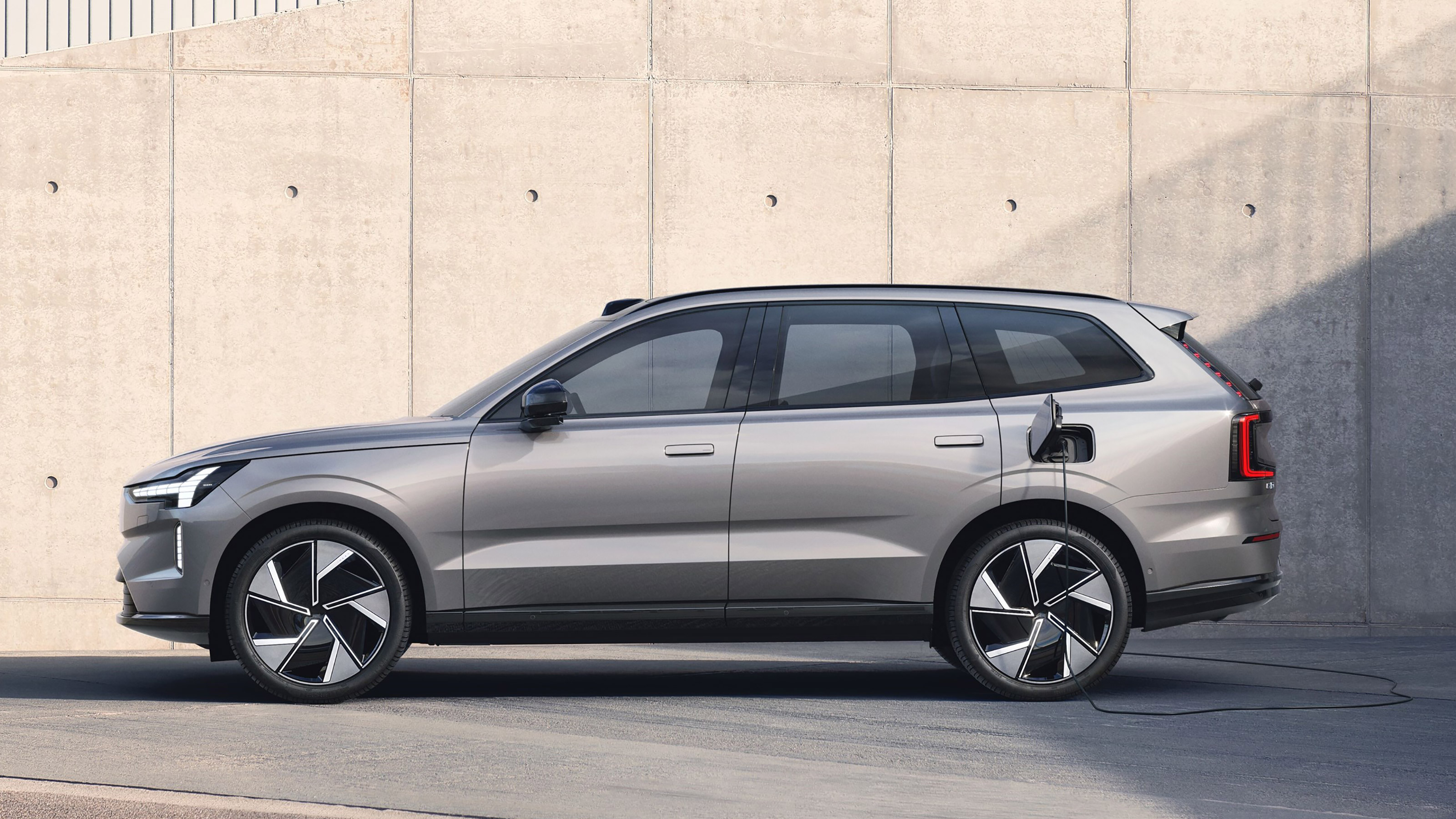 2024 Volvo EX90 - side