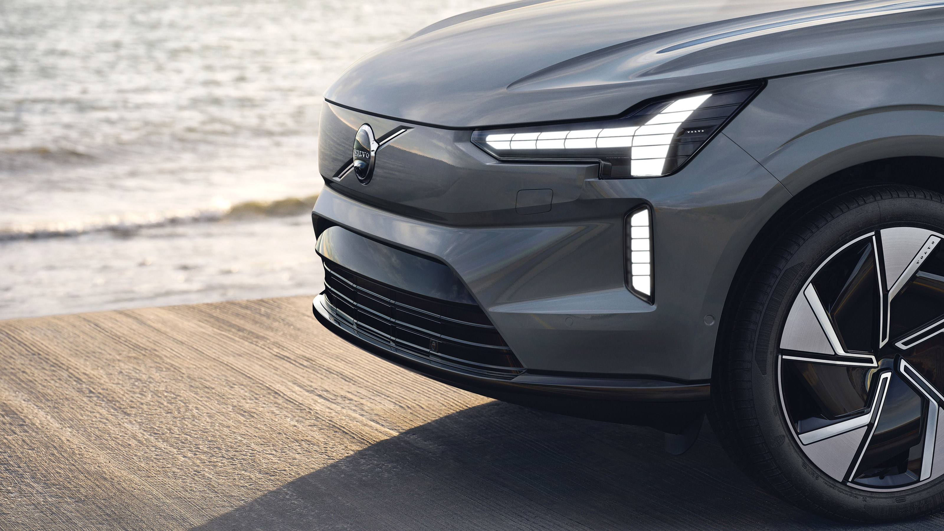 2024 Volvo EX90 - grille