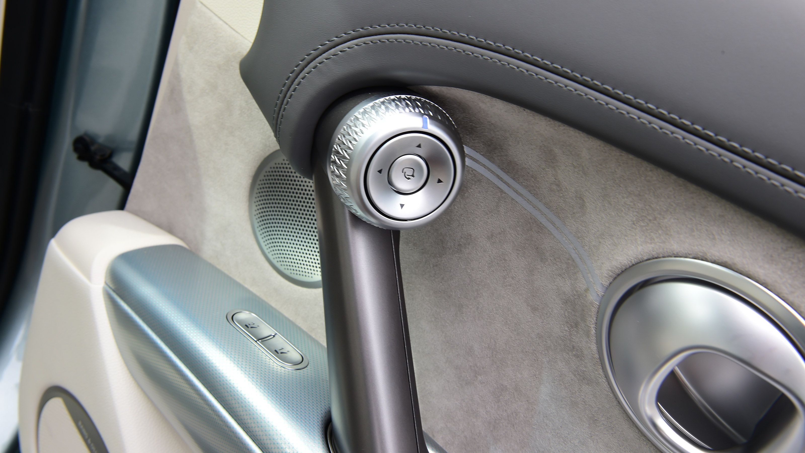 Genesis GV60 SUV door