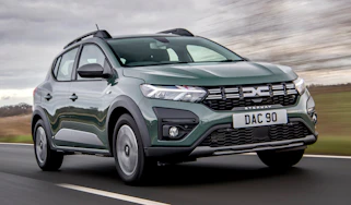 2023 Dacia Sandero Stepway - front tracking