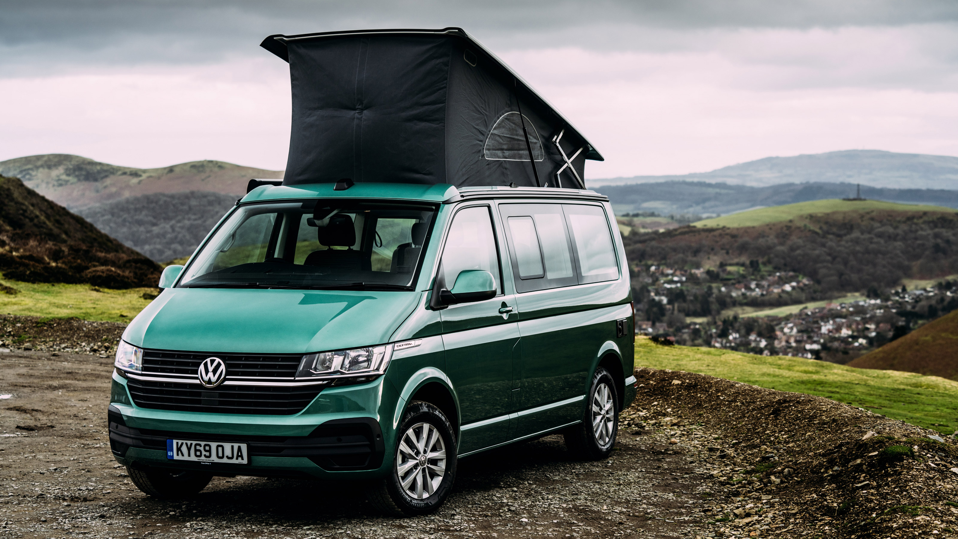 Volkswagen California front 3/4 static
