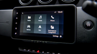 Dacia Duster SUV infotainment