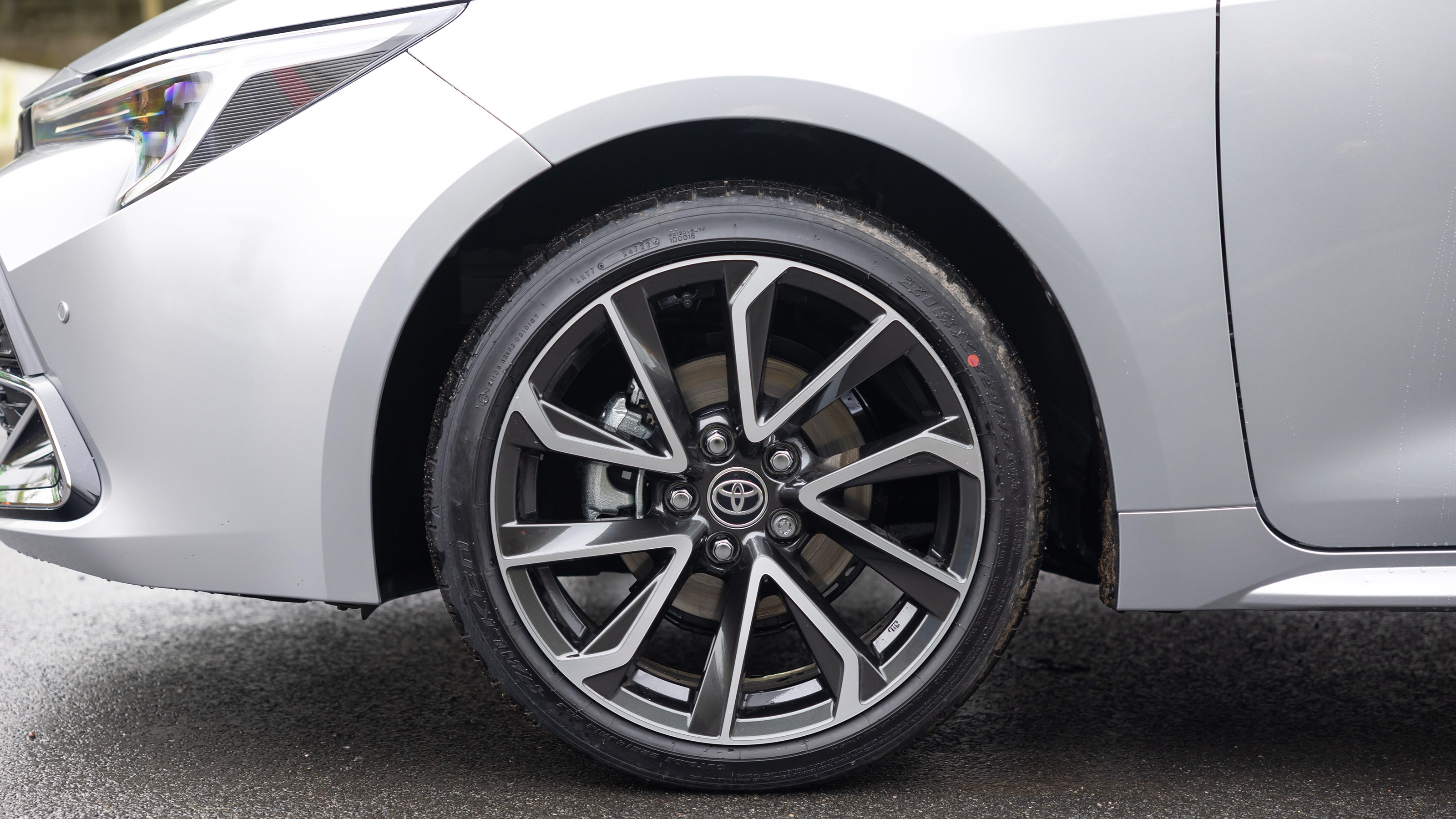 Toyota Corolla Touring Sports estate alloy wheels