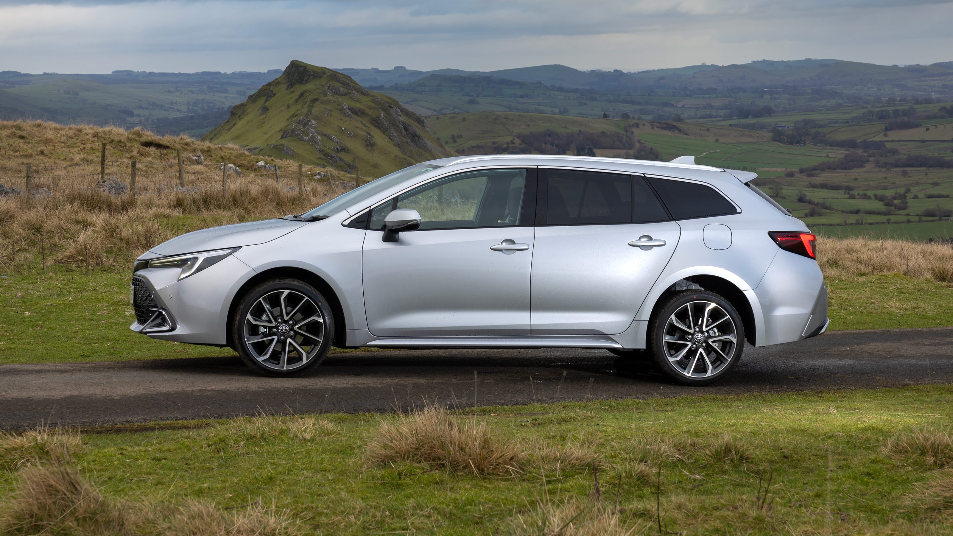 Toyota Corolla Touring Sports estate side
