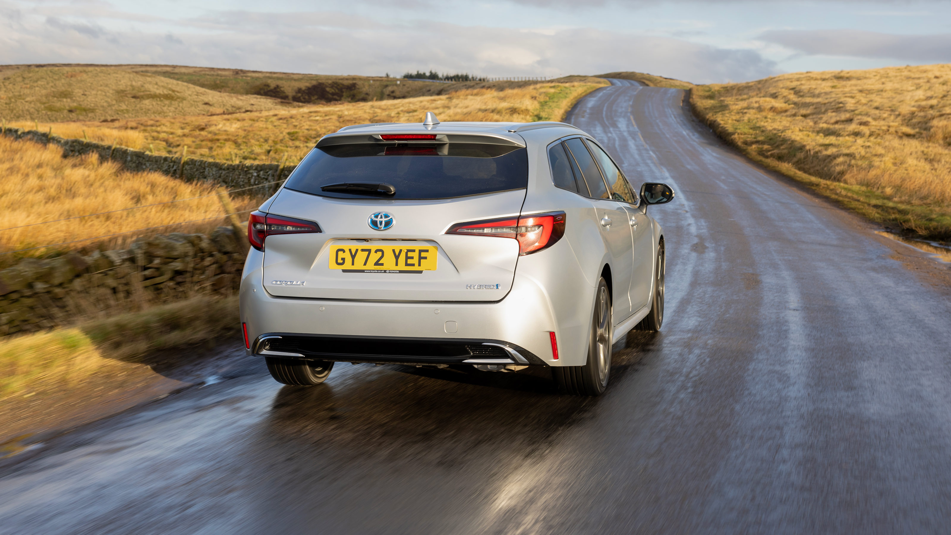 Toyota Corolla Touring Sports estate rear tracking