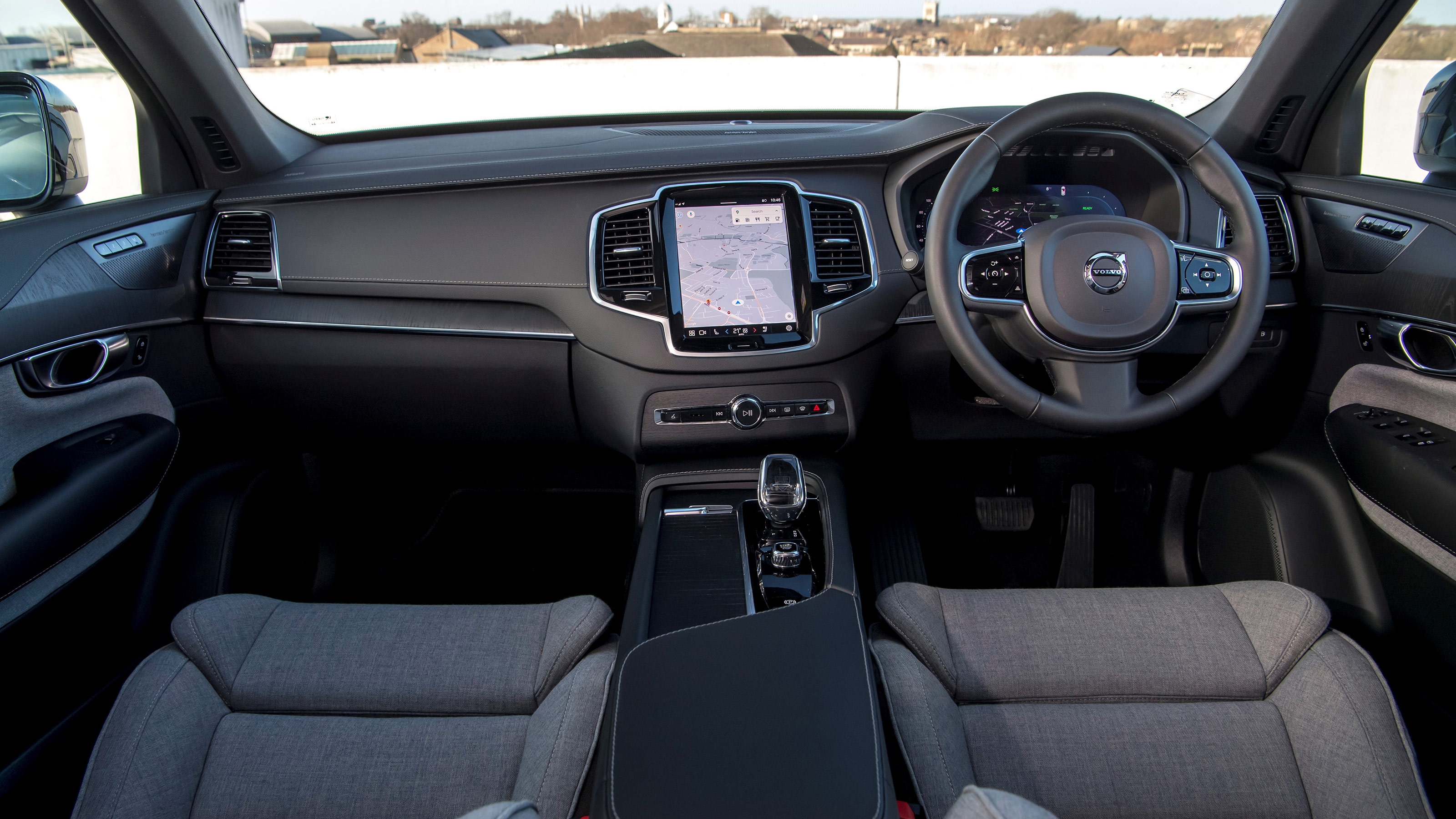 Volvo XC90 Recharge interior