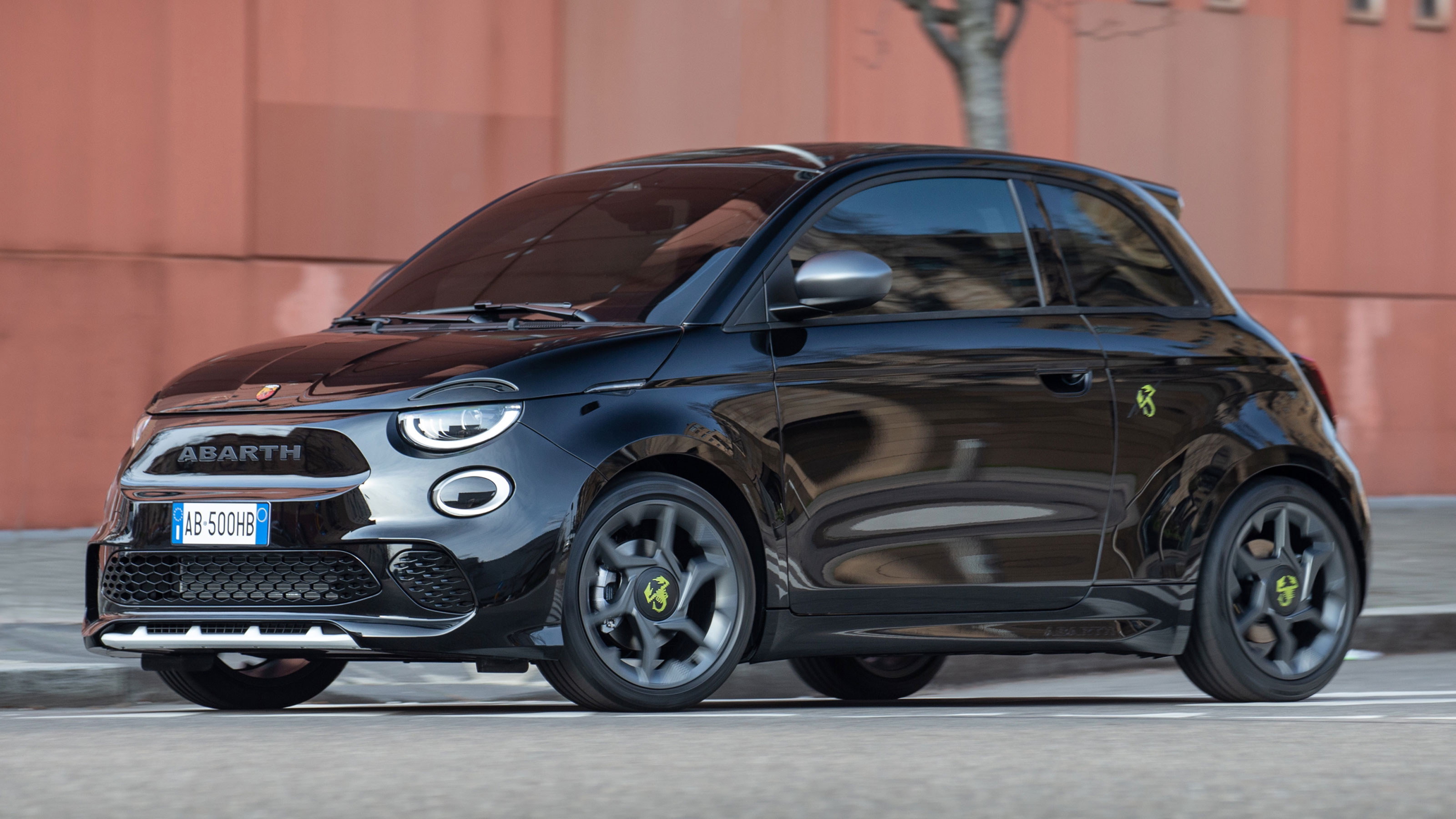 Abarth 500e 5