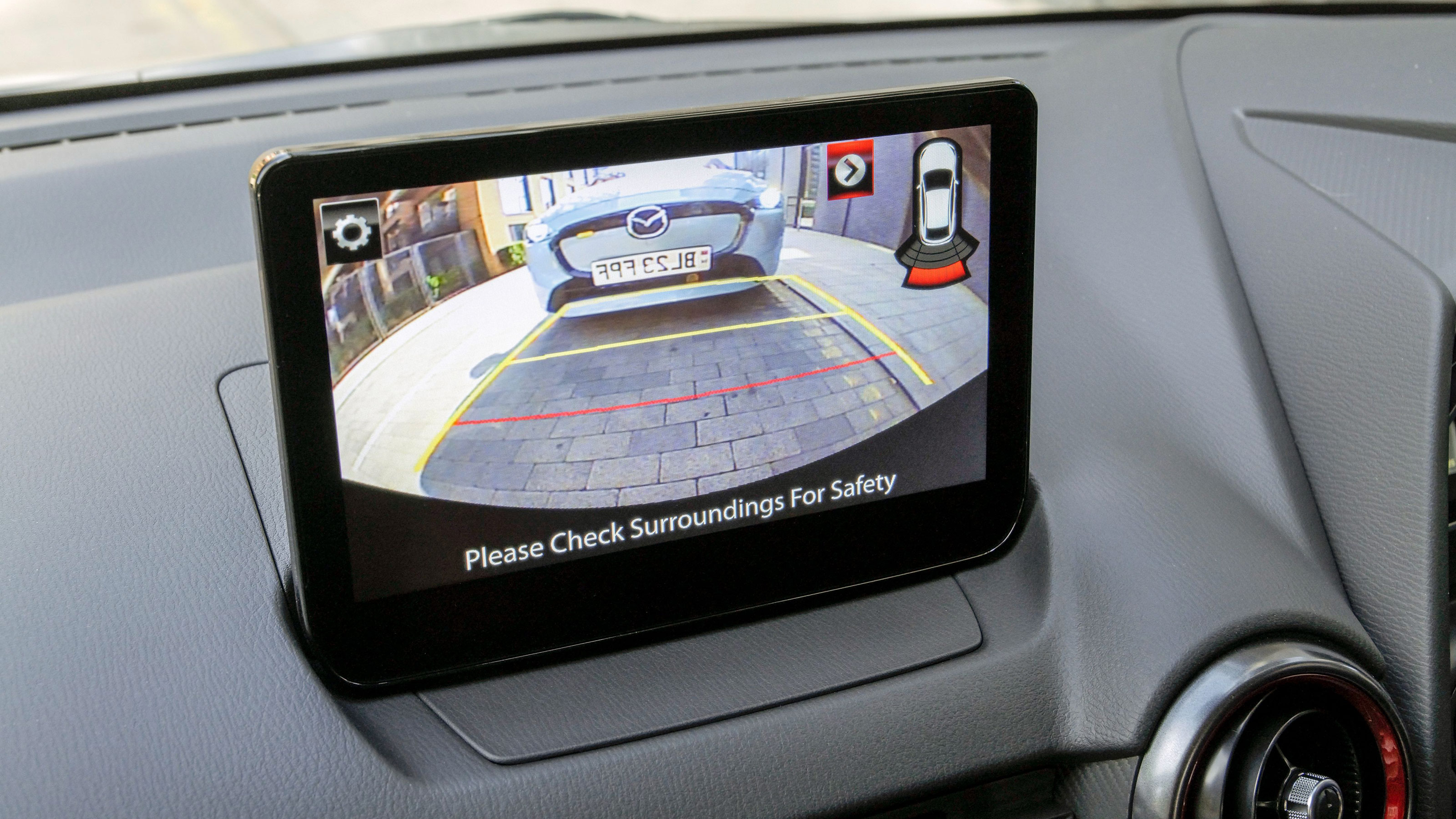 Mazda2 facelift reversing camera