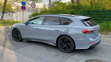 Volkswagen ID.7 estate rear