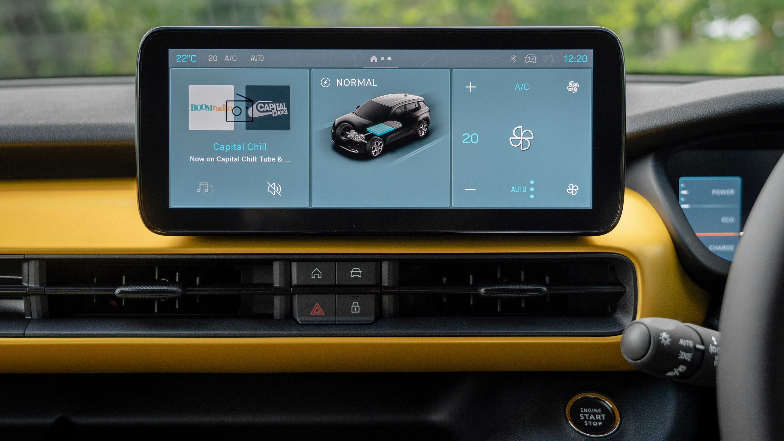Jeep Avenger SUV infotainment