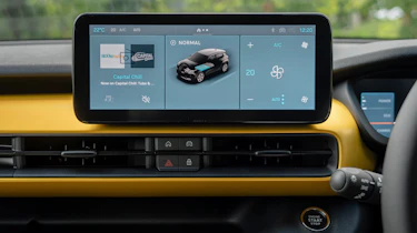 Jeep Avenger SUV infotainment