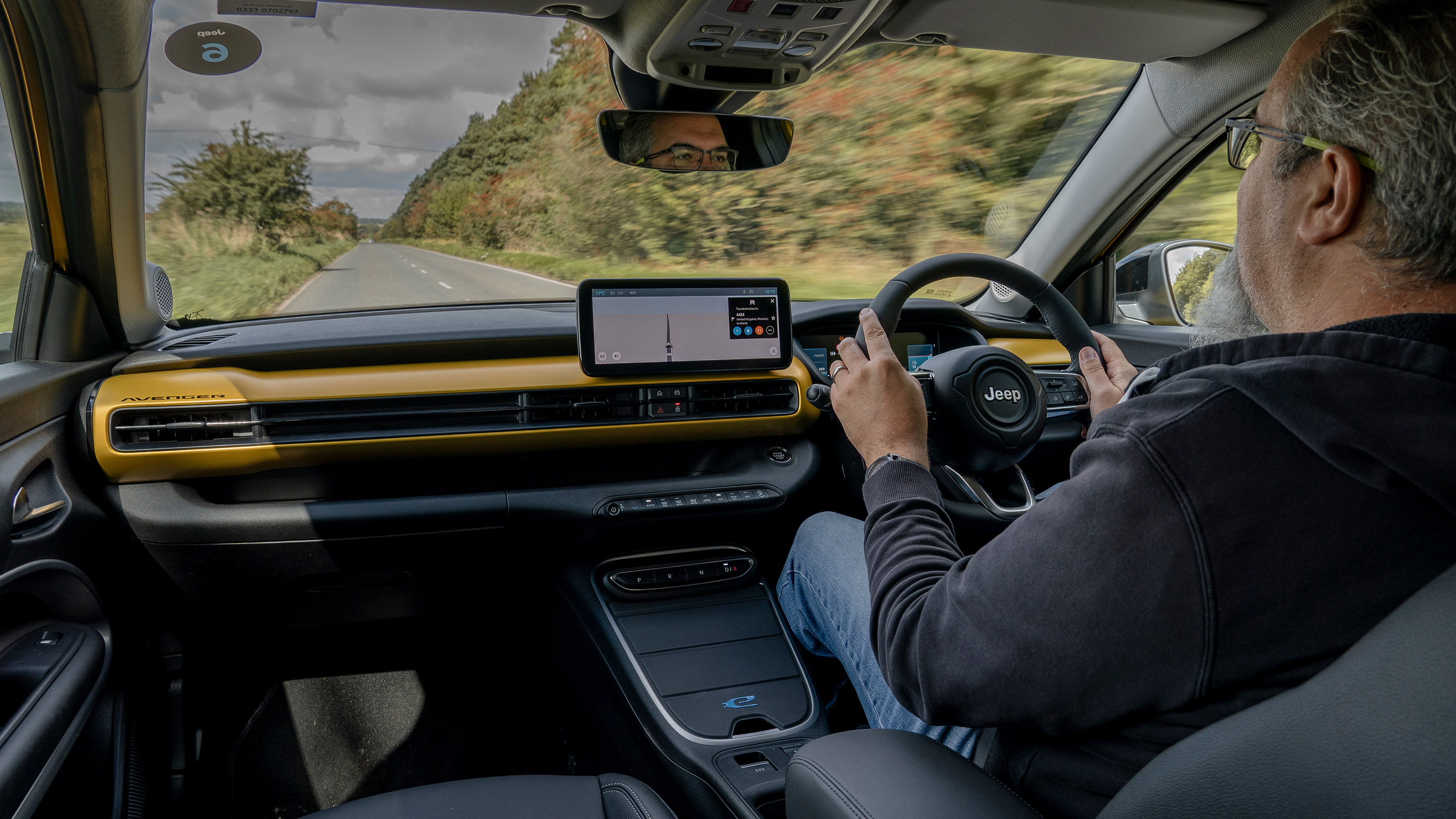 Jeep Avenger SUV interior staff
