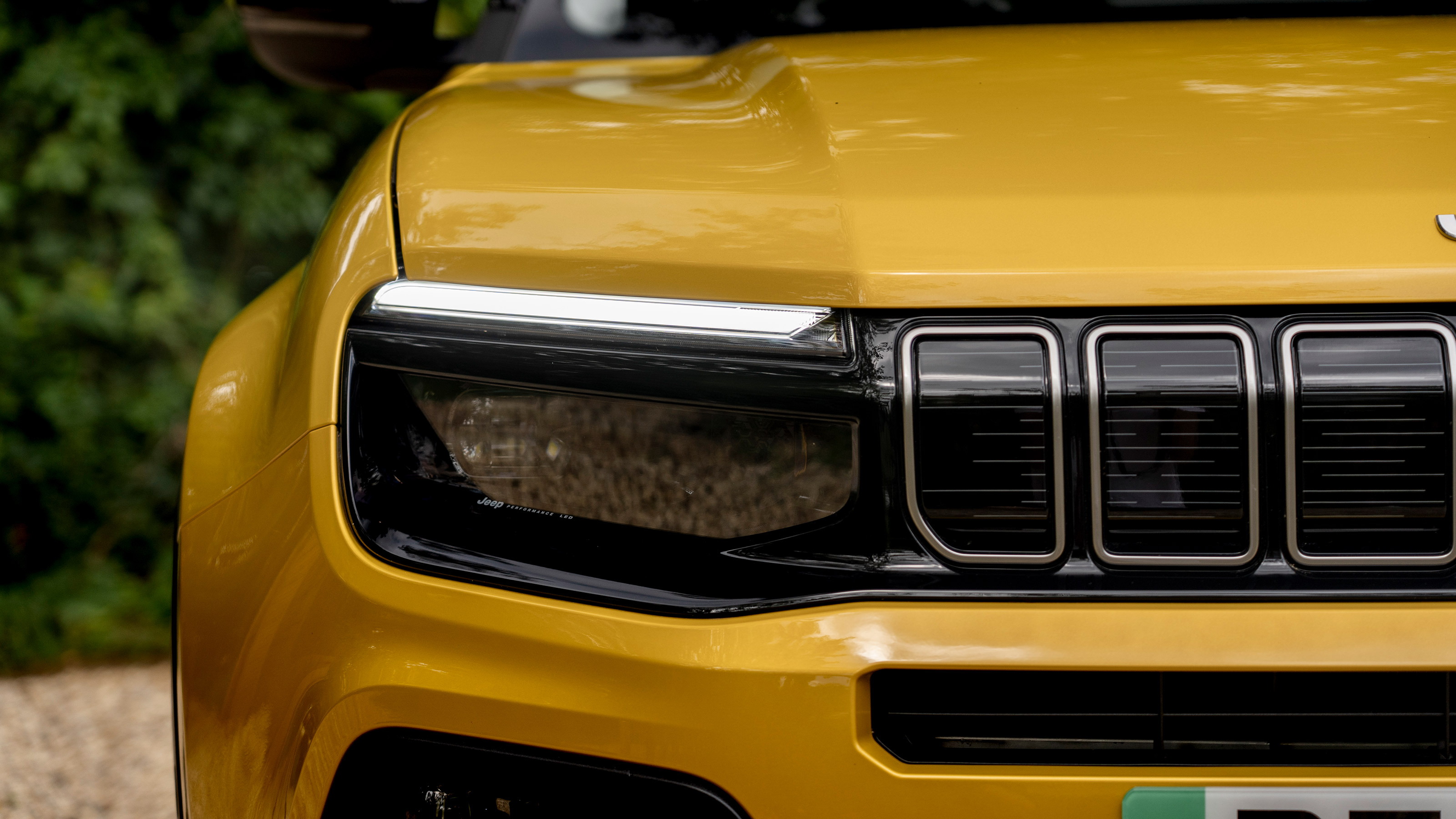 Jeep Avenger SUV headlights