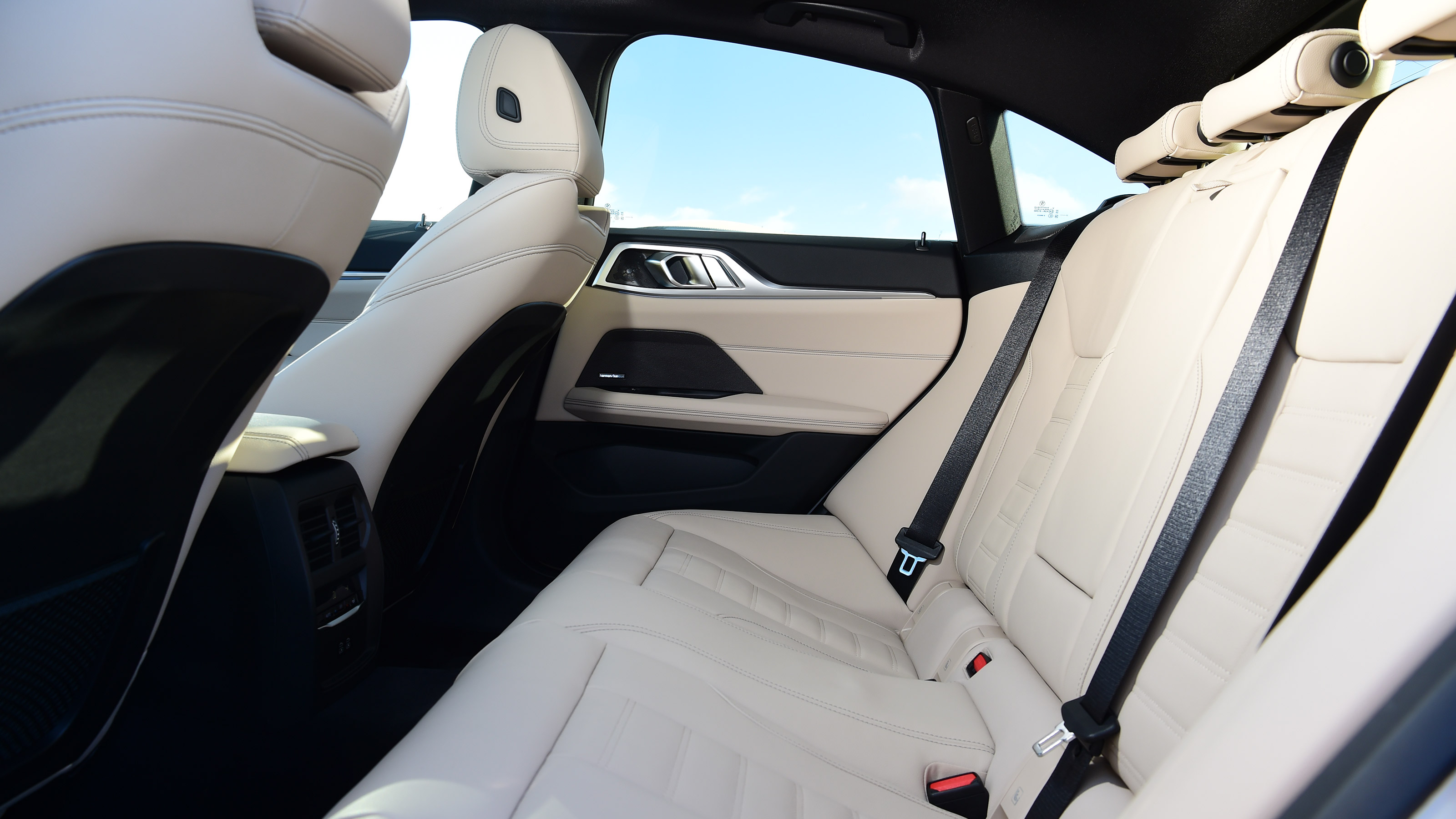 BMW i4 eDrive35 rear seats