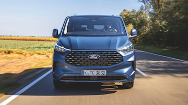 Ford Tourneo Custom front tracking