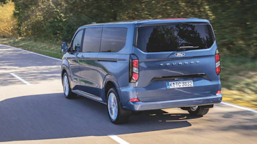 Ford Tourneo Custom rear 3/4 tracking