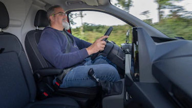 Ford Tourneo Custom driving staff