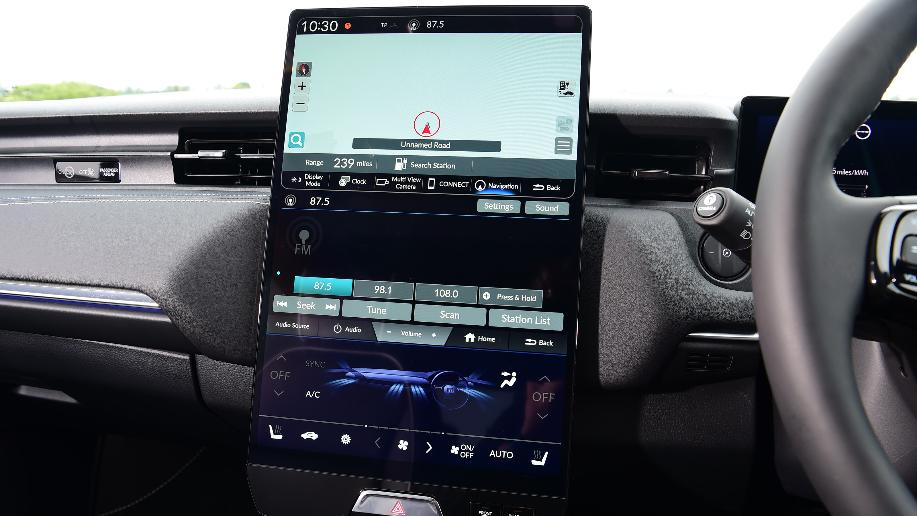 Honda e:Ny1 UK infotainment