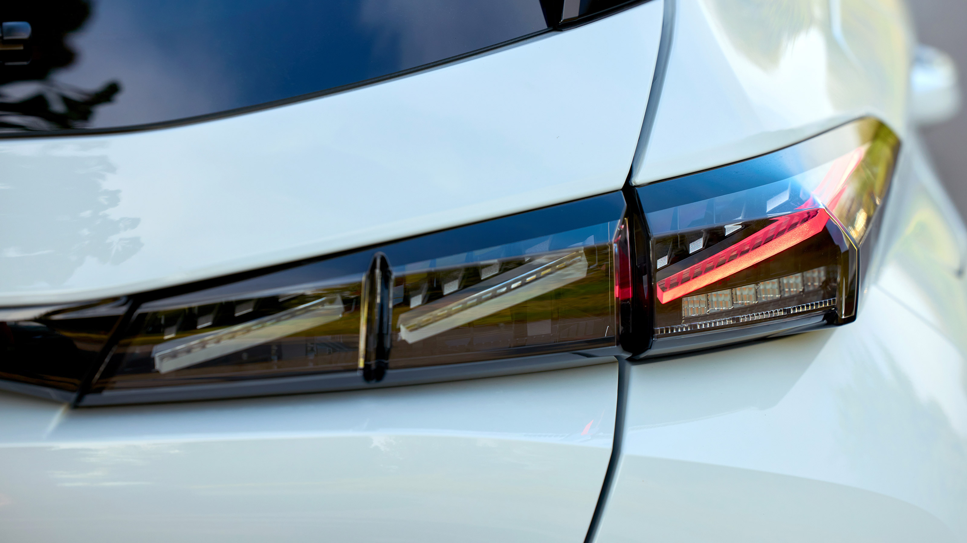 Peugeot E-308 UK rear lights