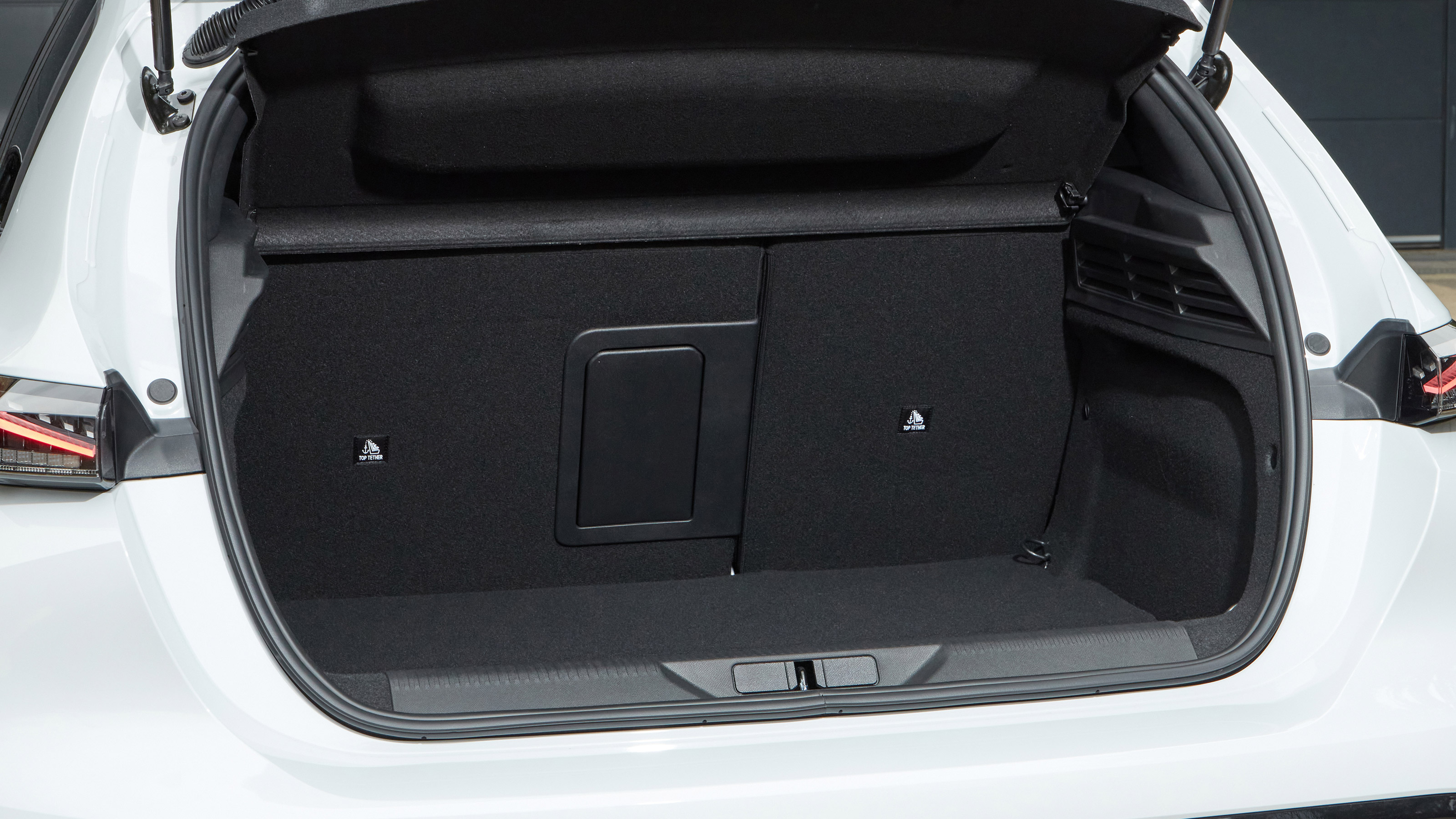 Peugeot E-308 UK boot