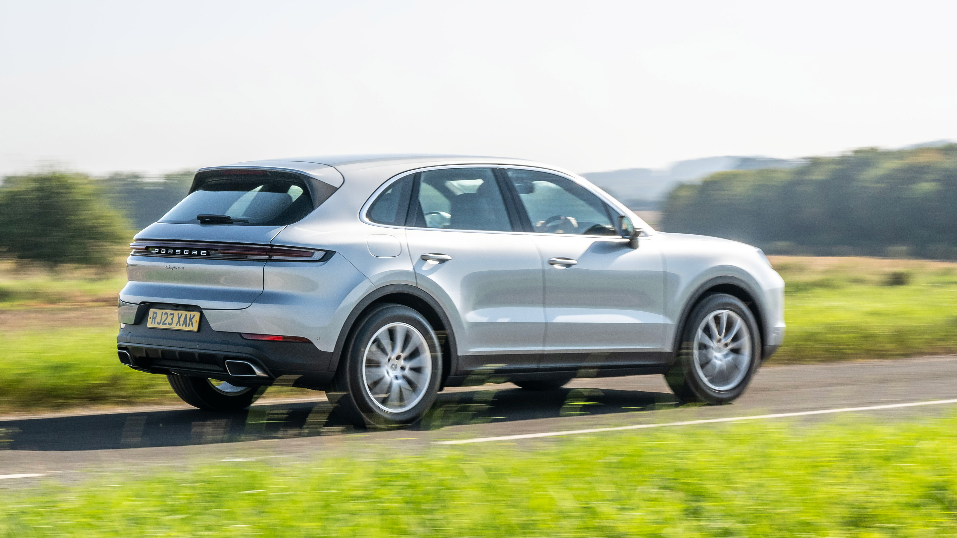 Porsche Cayenne SUV rear 3/4 panning
