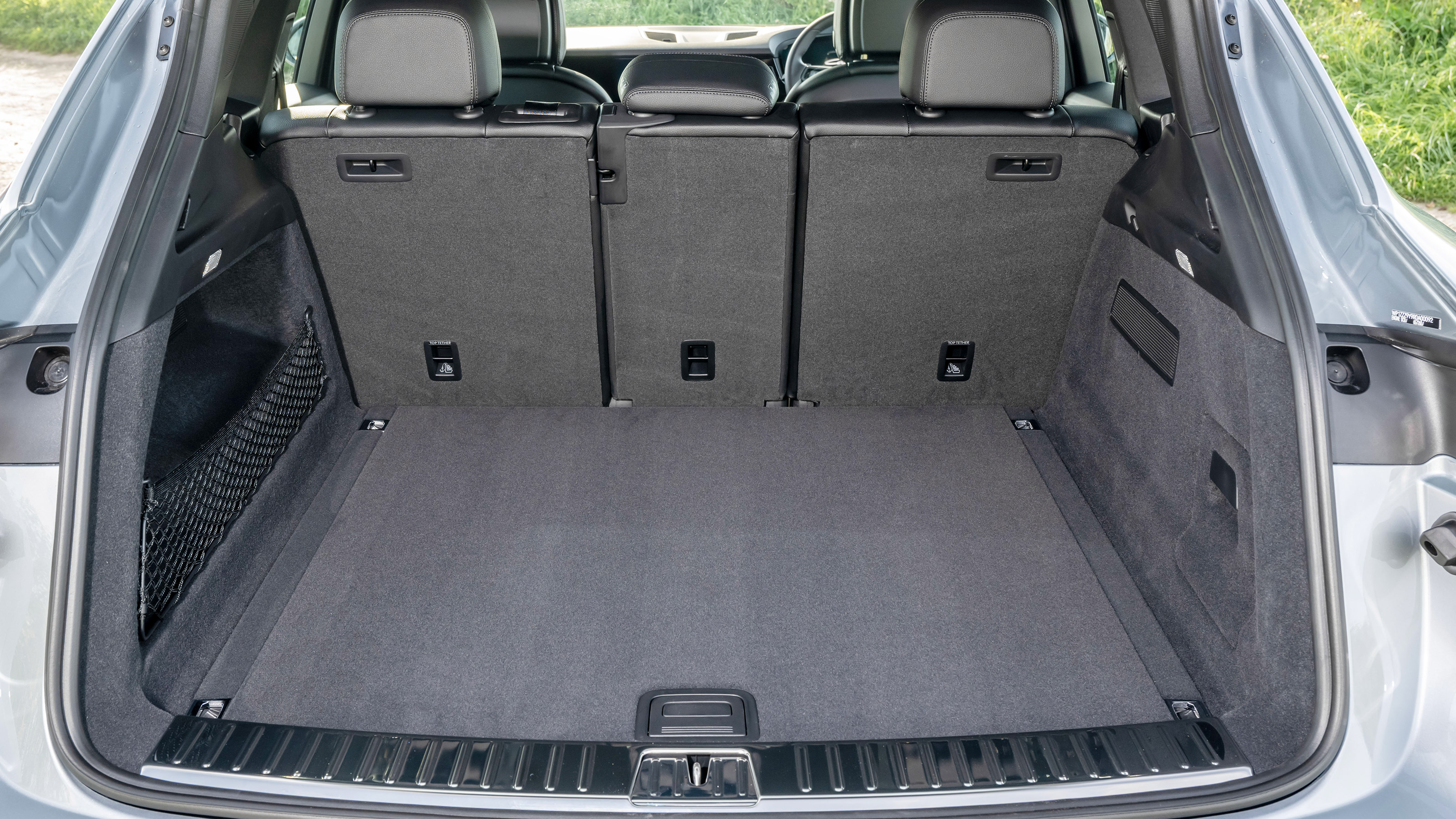 Porsche Cayenne SUV boot