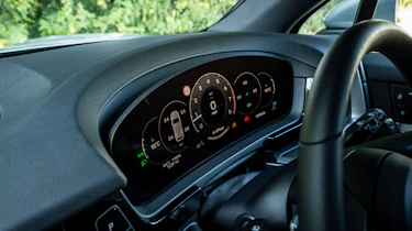 Porsche Cayenne SUV binnacle