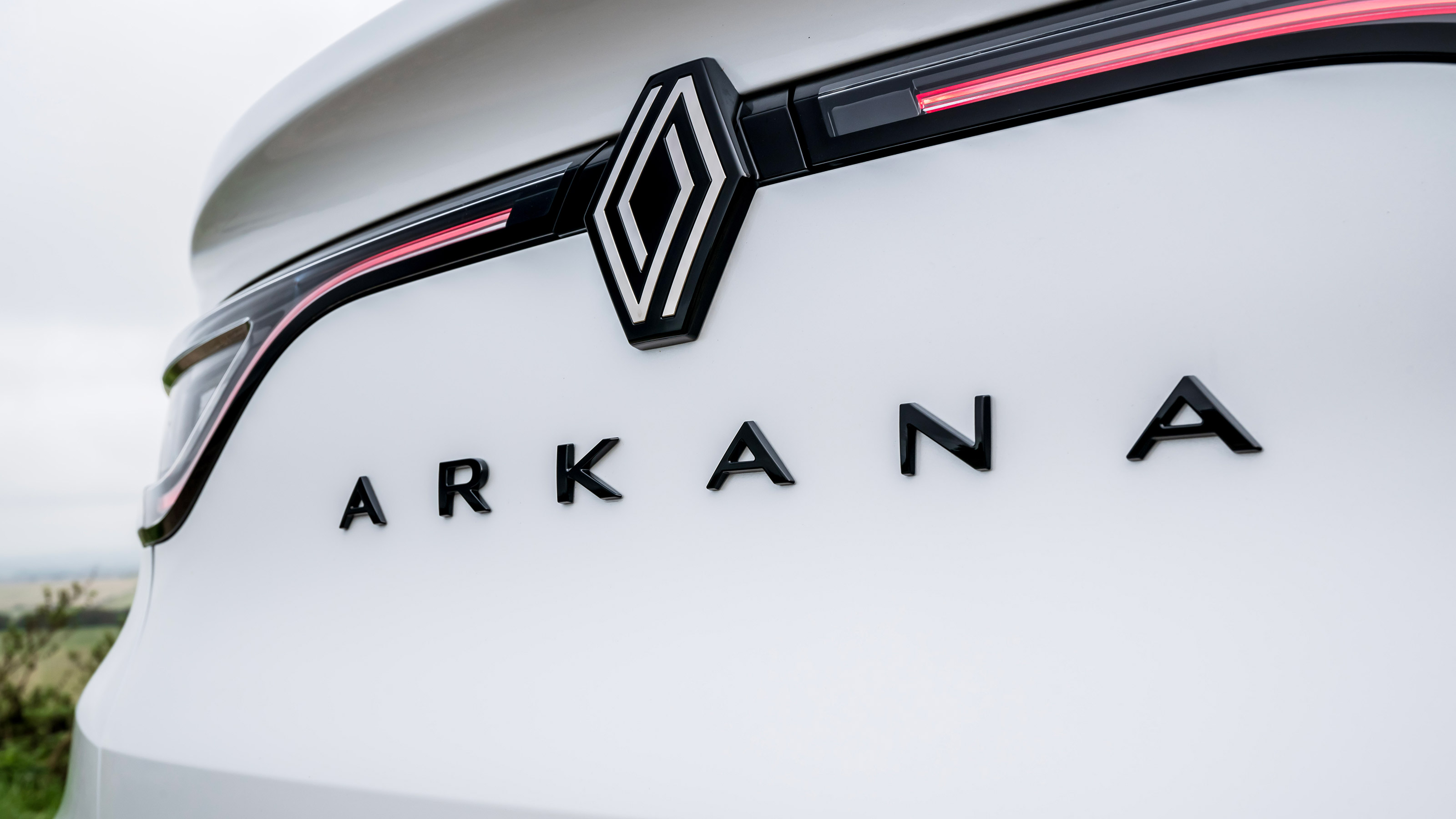 Renault Arkana facelift rear badge