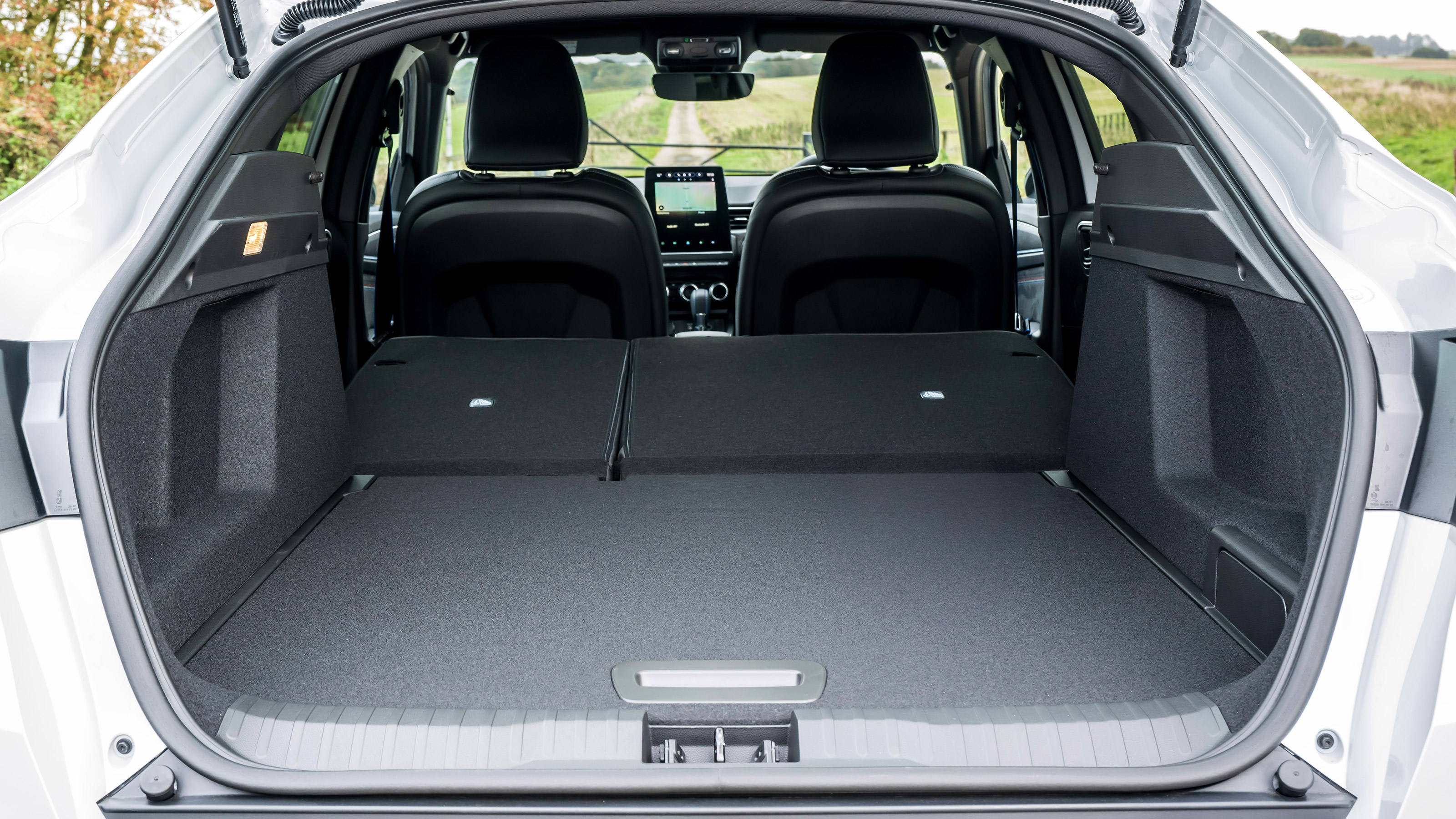 Renault Arkana facelift boot with seats folded