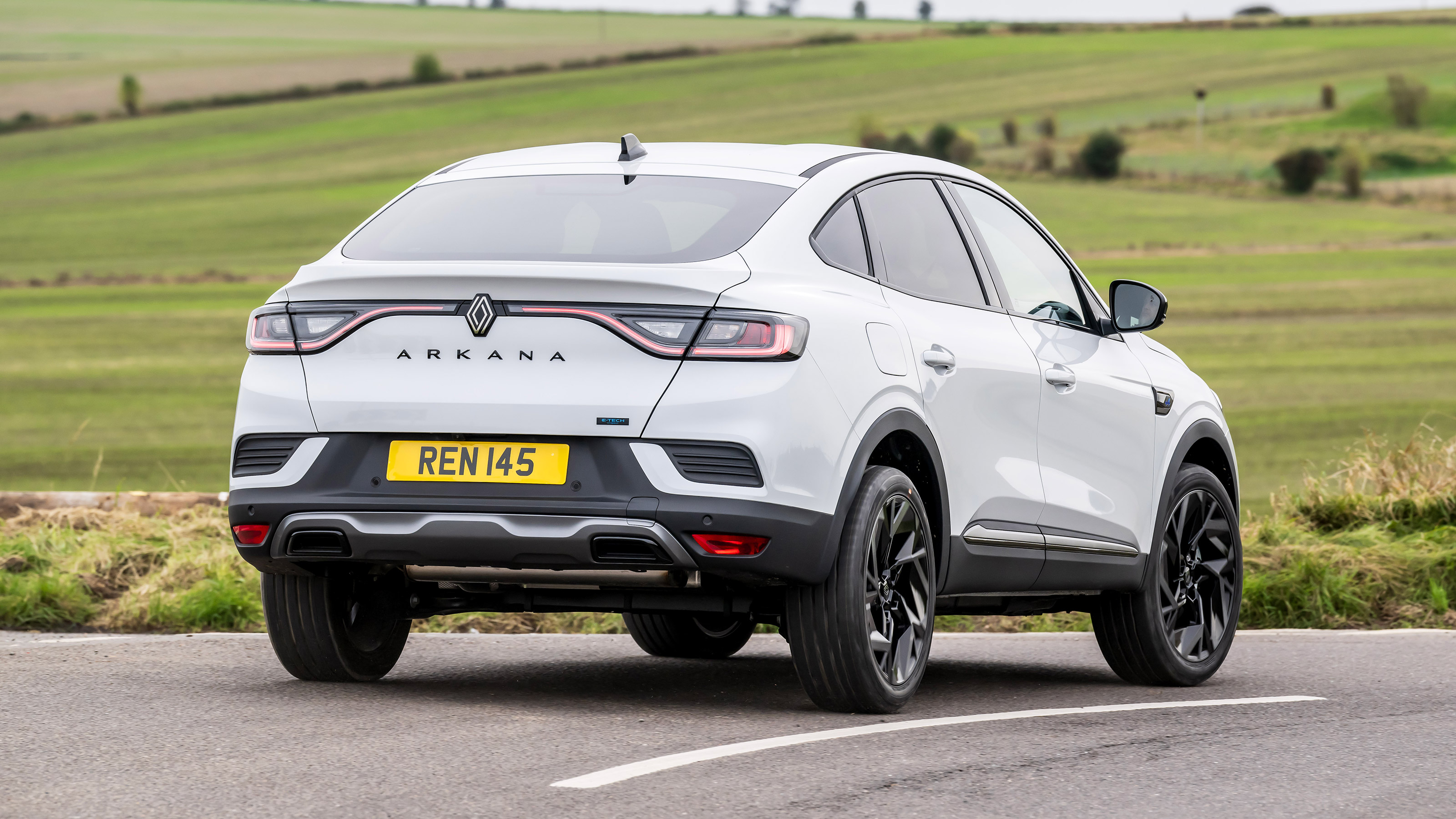 Renault Arkana facelift rear cornering